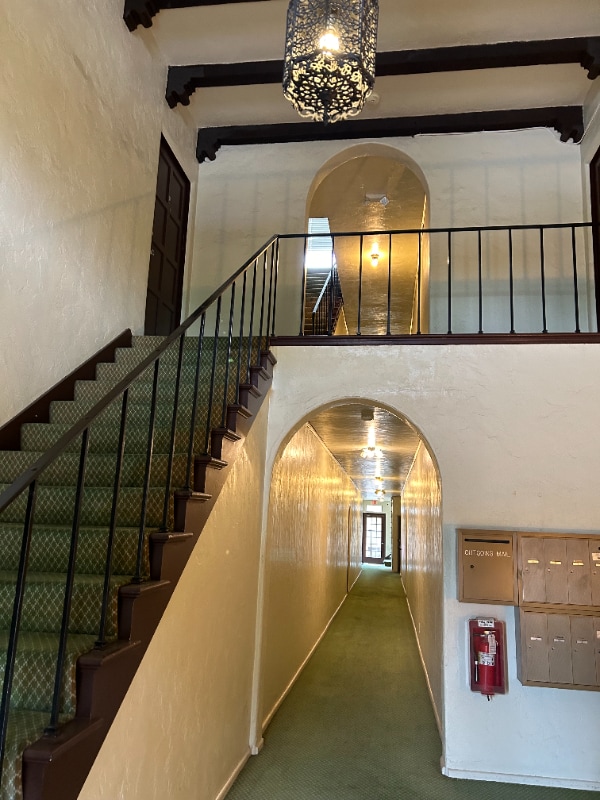 Building Photo - 1612-1616 Huntington Dr