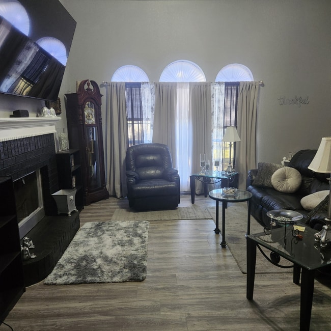 Building Photo - 1447 N Boston Ave