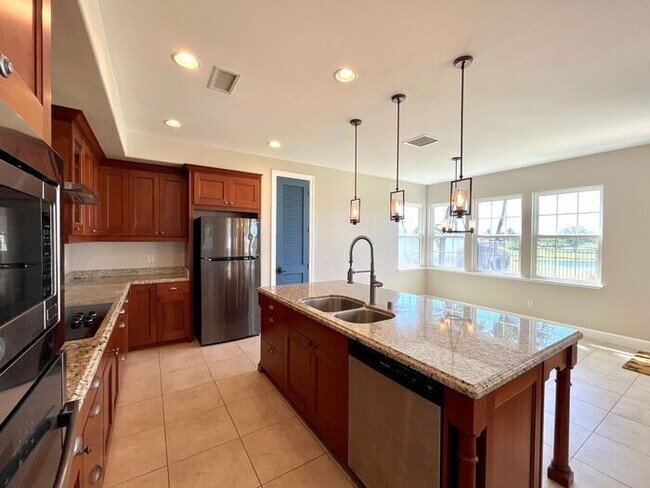 Building Photo - Hoakalei: 4 Bed, 3 Bath House Fronting Gol...