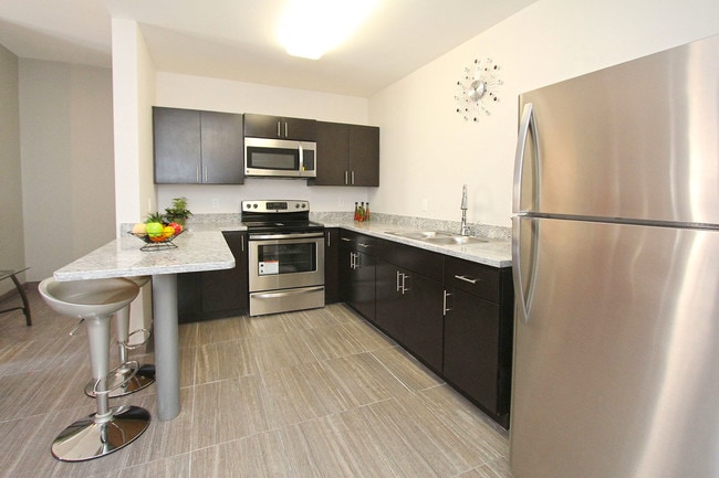 Building Photo - 502 Shiloh Dr