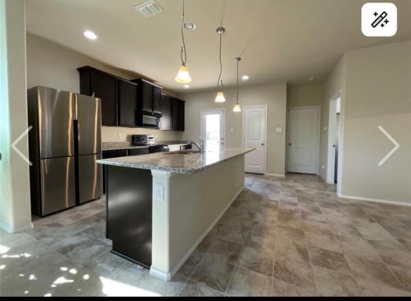 Foto del edificio - 1005 Holly Anne Ln