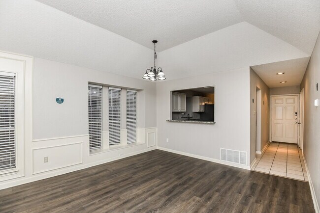 Foto del edificio - 1505 Gainsborough Way