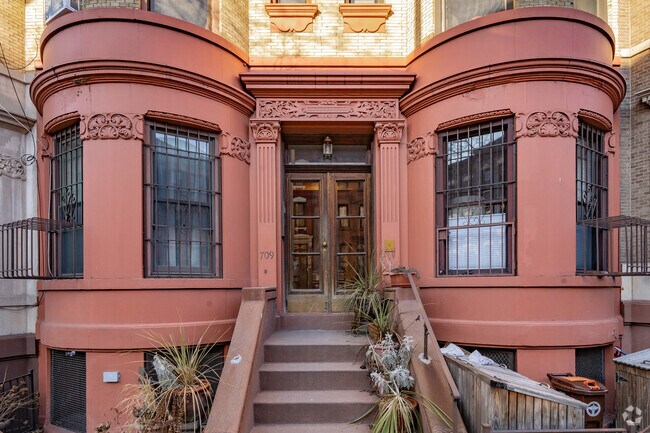 Foto del edificio - 709 Carroll St