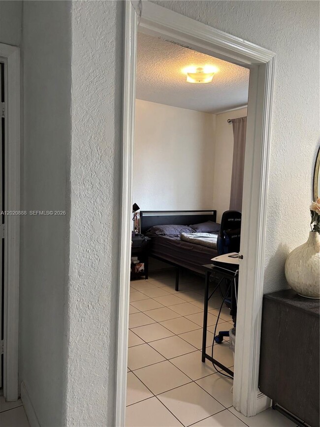 Foto del edificio - 6920 NW 177th St