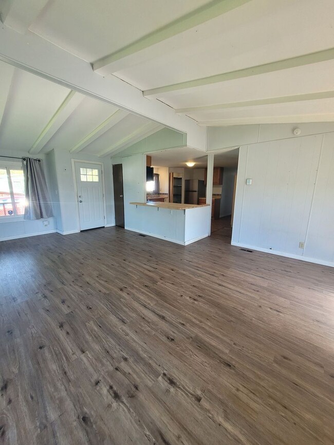 Foto del edificio - 3Bd, 2BA in Desirable North Gilham Area!