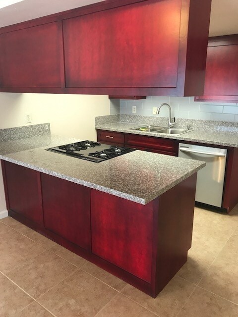 Foto del edificio - 4908 Orchid Way