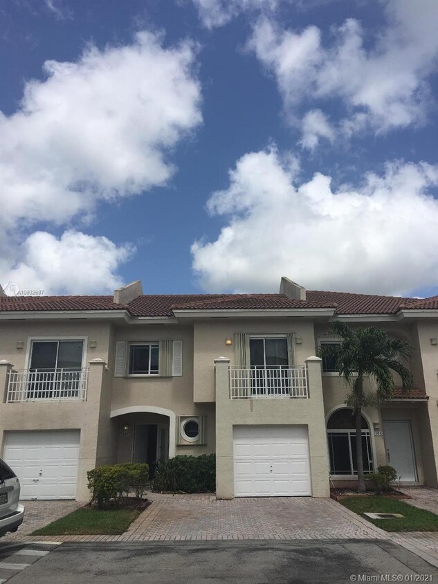 10150 SW 88th St, Miami, FL 33176 - Townhouse for Rent in Miami, FL ...