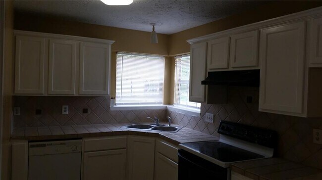 Foto del edificio - 13316 Firebrick Dr