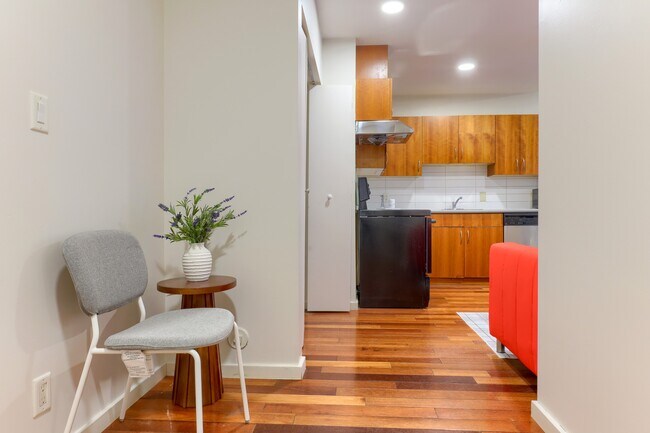 Building Photo - 440 Richards St