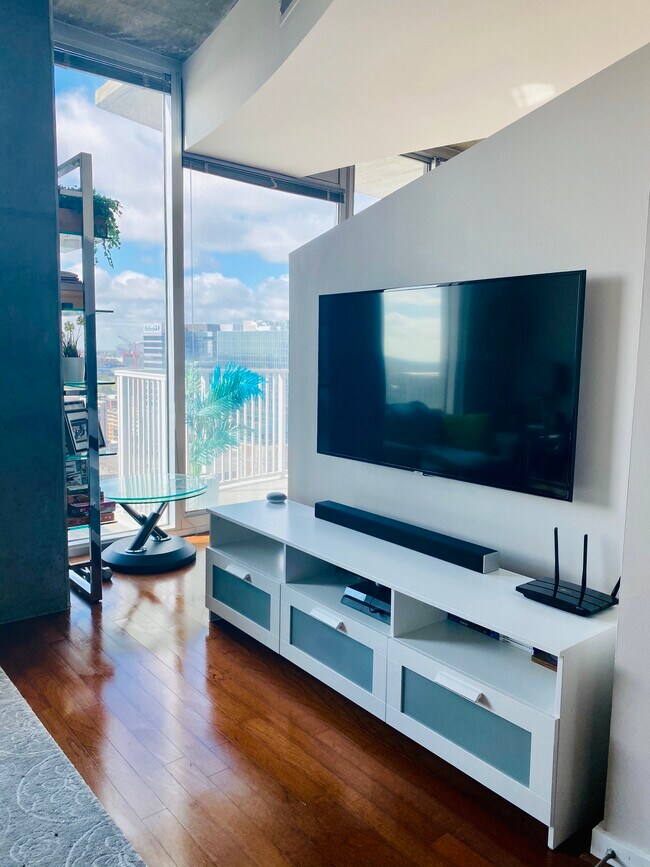 Building Photo - 860 Peachtree St NE