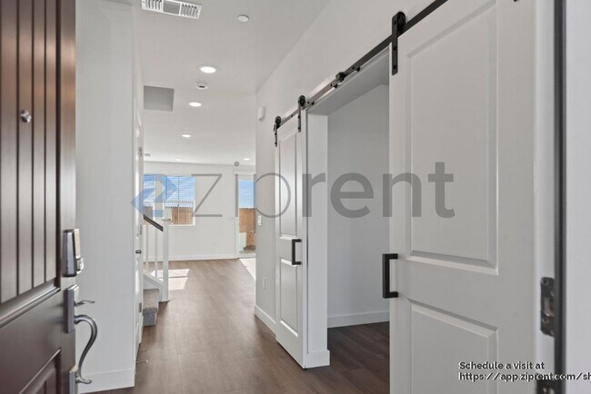 Foto del edificio - 426 Gold Coast Rd