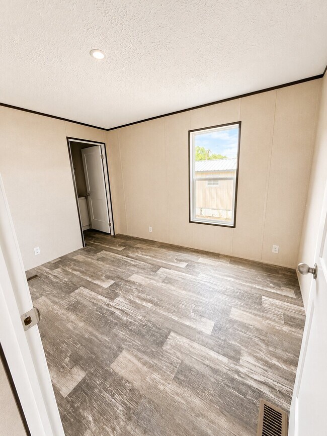 Foto del edificio - 161 Fowler Cir