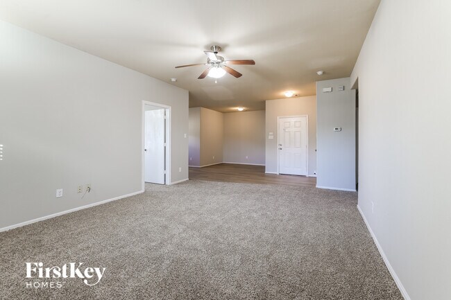 Foto del edificio - 7909 Big Oak Dr