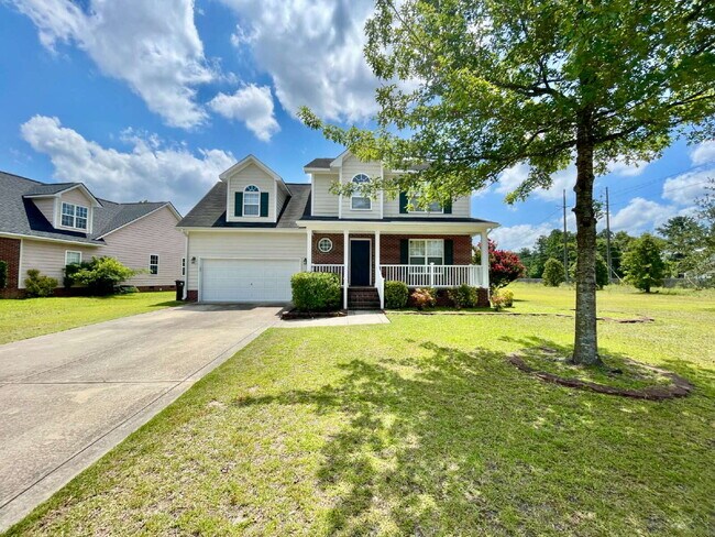 Foto del edificio - Spacious 4-Bed Haven With 2.5 Baths In Fay...
