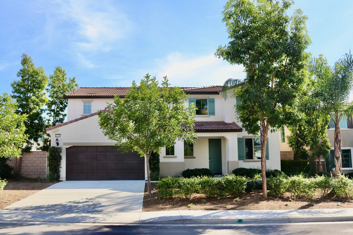 Primary Photo - 33031 Cinsault Cir