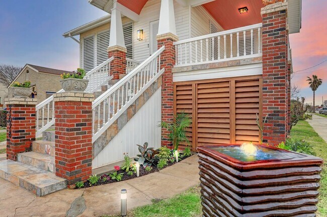 Foto del edificio - 3828 Seawall Blvd
