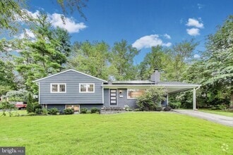 Building Photo - 4422 Neptune Dr