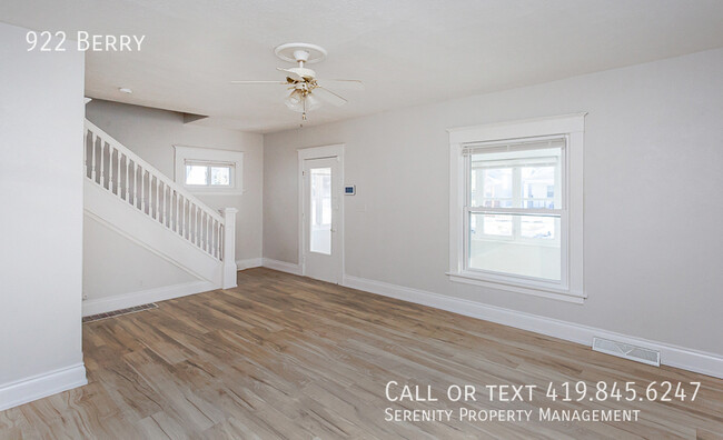 Building Photo - 922 Berry-