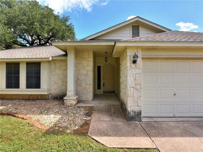 Building Photo - 1004 Bordeaux Dr