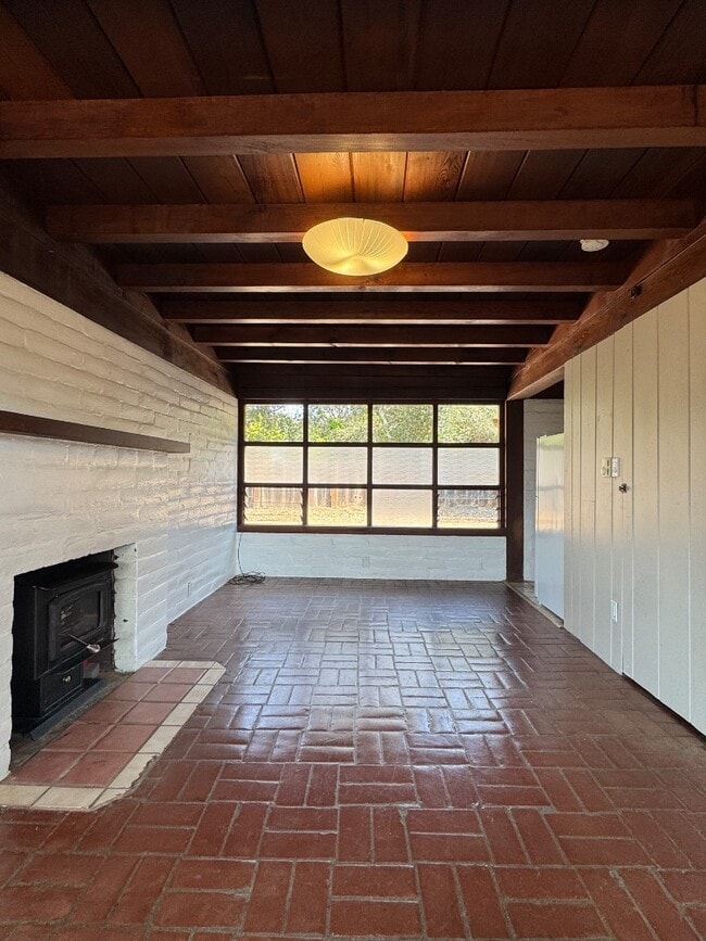 Building Photo - 72 Laureles Grade