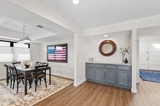 Building Photo - 8175 E Del Cuarzo Dr