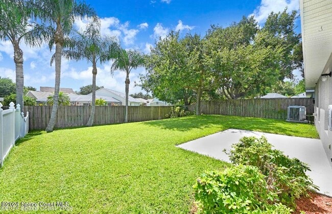 Building Photo - 2711 Stratford Pointe Dr