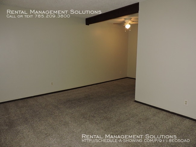 Building Photo - Bluewood East Apartments- 1 Bedroom