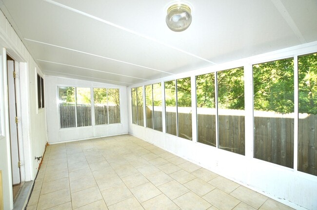 Foto del edificio - 9602 Copper Creek Dr