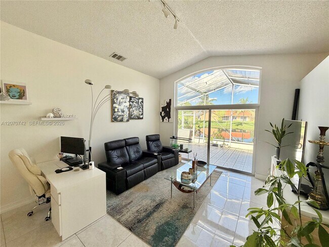 Foto del edificio - 415 NW 165th Ave
