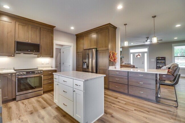 Foto del edificio - 5034 Burnley Rd