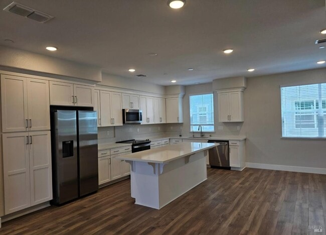 Building Photo - 312 Pear Tree Ter