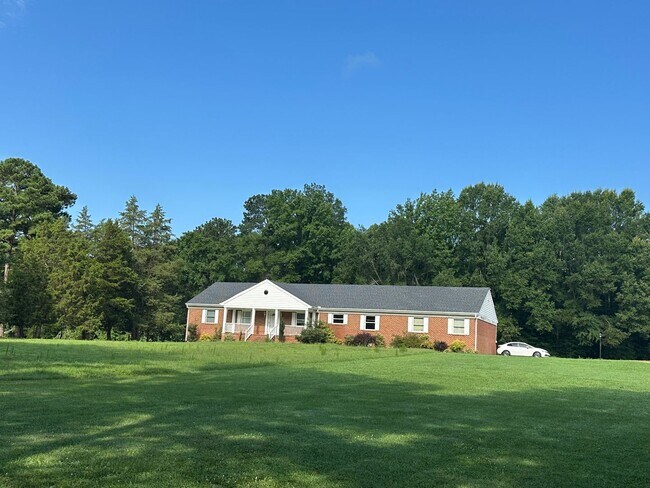 Foto del edificio - Chesterfield-Winterpock Area- Custom 3 Bed...