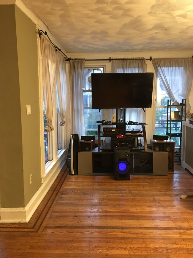 Foto del edificio - Louise Road, West Oak Lane