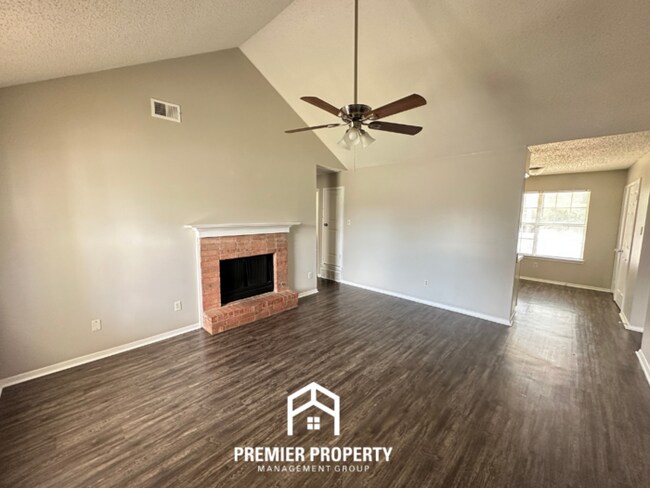 Building Photo - 4479 Shadow Creek St