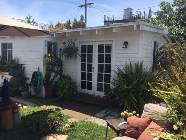 Front Entance - 650 California Ave