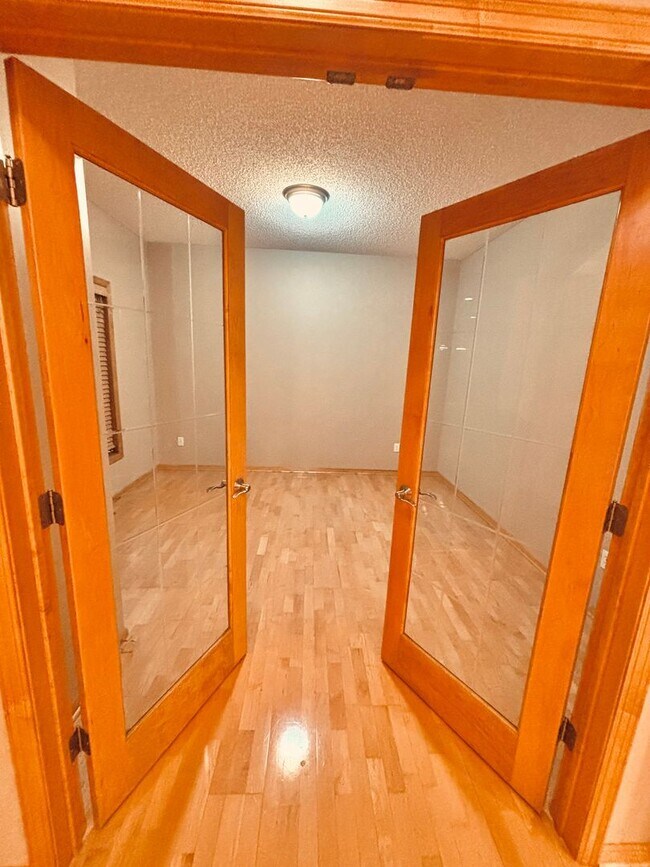 Foto del edificio - Huge 5 bed home located in Maple Grove!