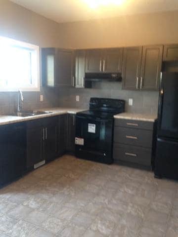 Building Photo - 9806-9889 StUnit BKey 149