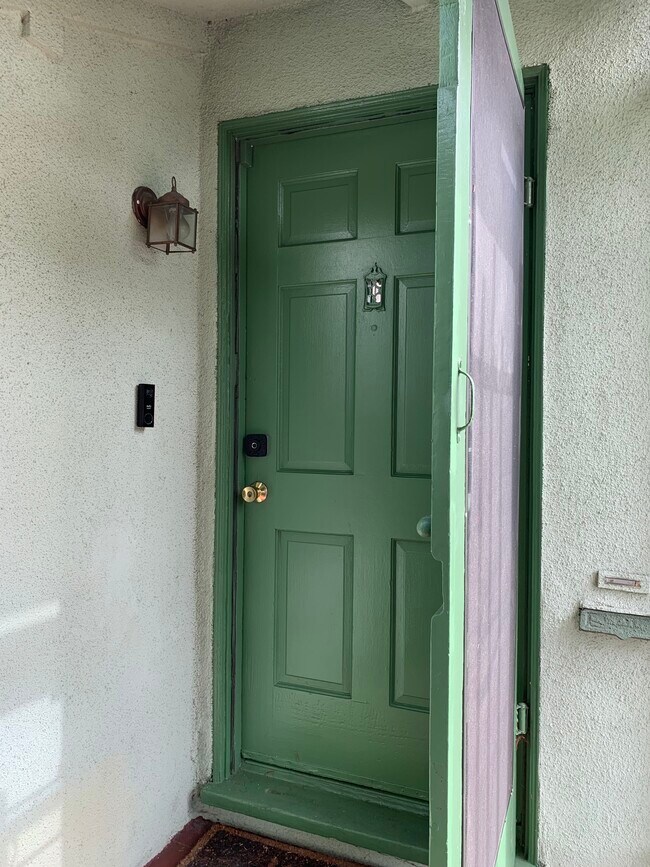 Entry Door - 1044 Ocean Park Blvd