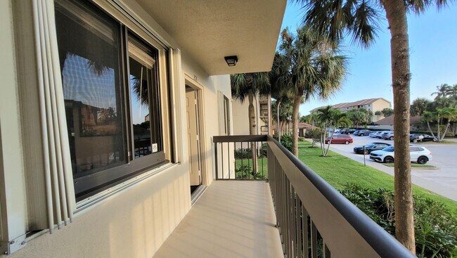 Building Photo - 2401 Marina Isle Way