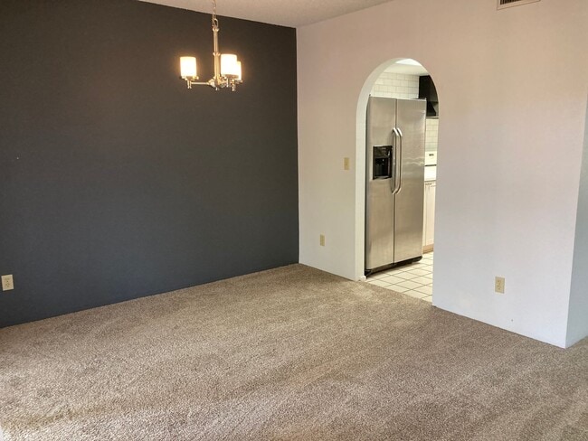 Building Photo - Northwest Townhouse