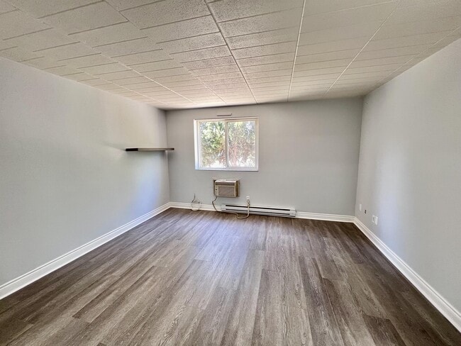 Building Photo - 471 Tecumseh Rd W