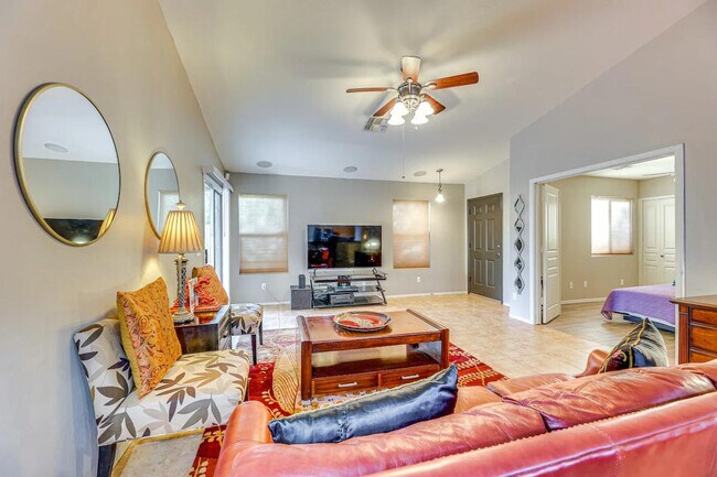 Foto del edificio - 1884 W CALIBERA Ct