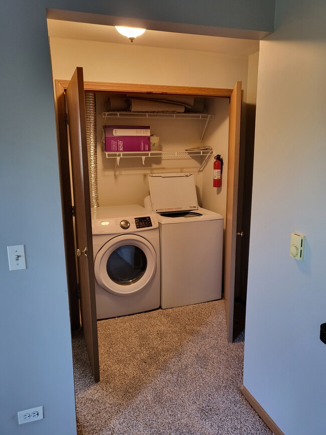 In unit washer/dryer - 360 Leah Ln