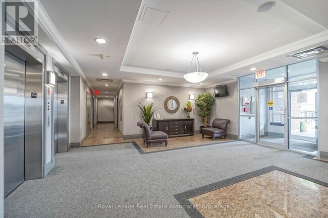 Building Photo - 2772 Keele St