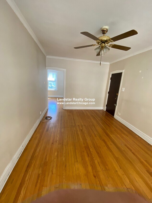 2948 W Belle Plaine Ave Unit 1, Chicago, IL 60618 Condo for Rent in