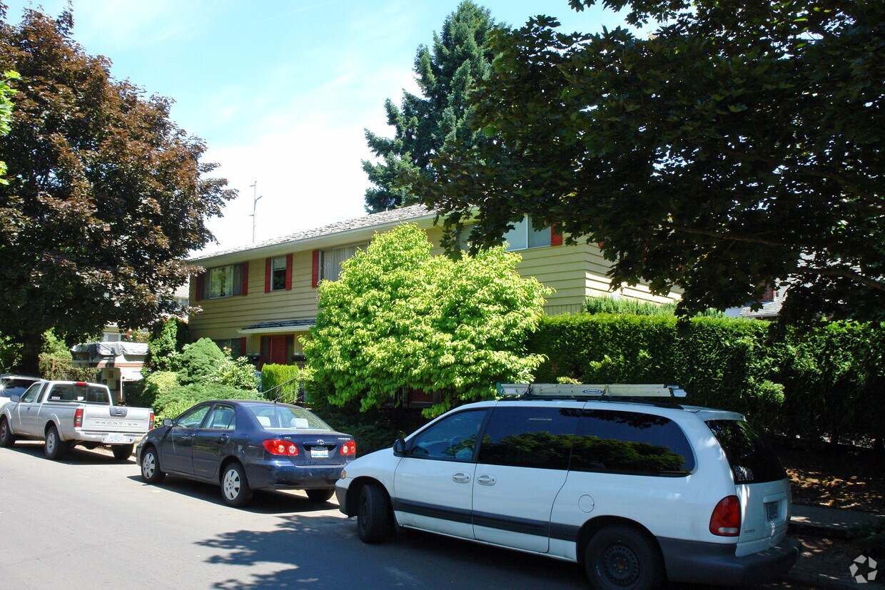 Building Photo - 1210-1218 NE 24th Ave