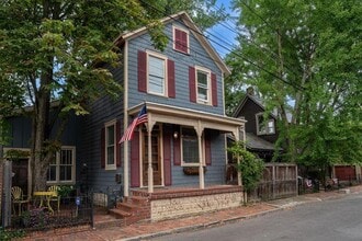 Building Photo - 178 Concord Pl