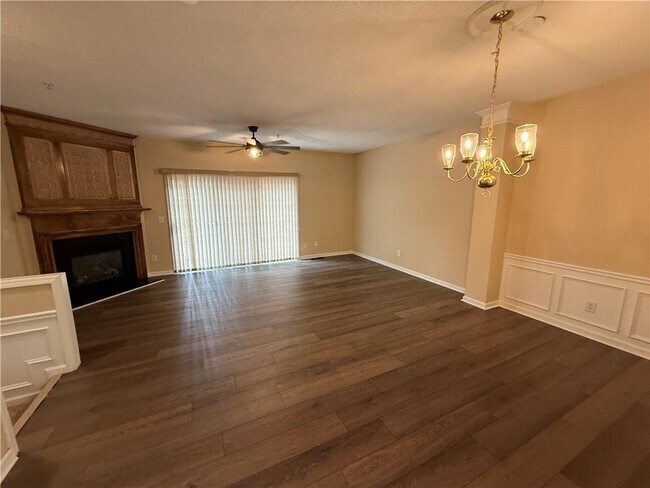 Foto del edificio - 161 Riverstone Commons Cir
