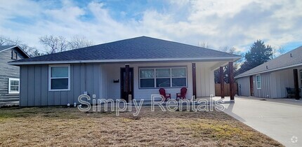Building Photo - 1709 Sycamore St