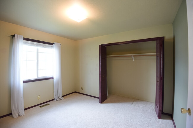 Building Photo - 2080 Bonnie Dr